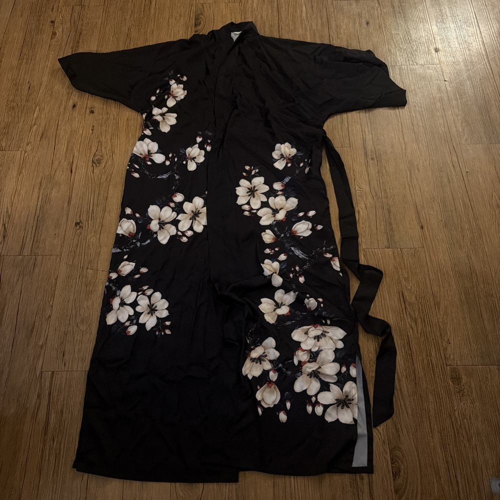 Prodesign Satin Robe Size M/L Very Long Black Floral 3/4 Sleeve Lightweight